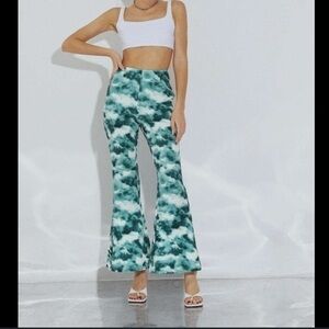 - NWT Cedar Flares Size L